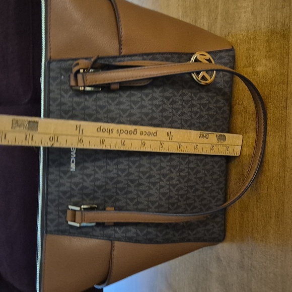 Michael Kors Charlotte bag - Picture 8 of 11